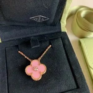 Van Cleef Arpels Jewelry Van Cleef And Arpels 25 Holiday